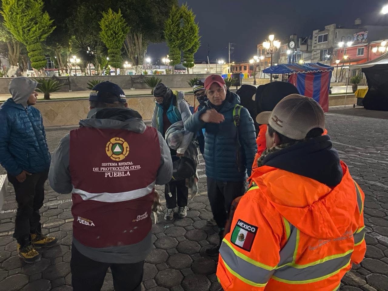 Localizan con vida a alpinistas extraviados en el Citlaltépetl