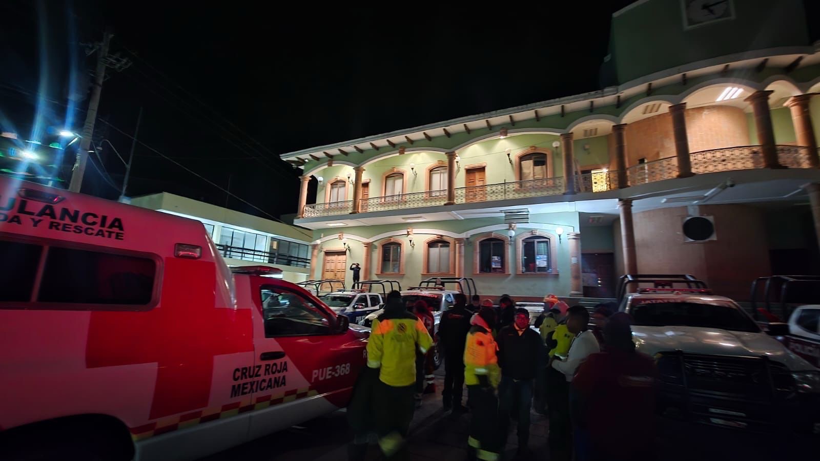 Dos personas caen a barranco en Quimixtlán; las rescatan tras horas de búsqueda