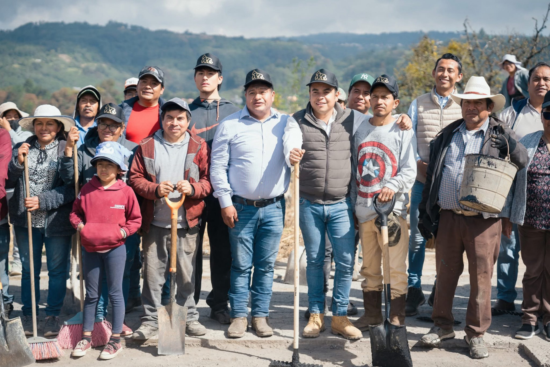 Movilidad y seguridad: Gobierno de Tlatlauquitepec impulsa bacheo en Xonocuautla