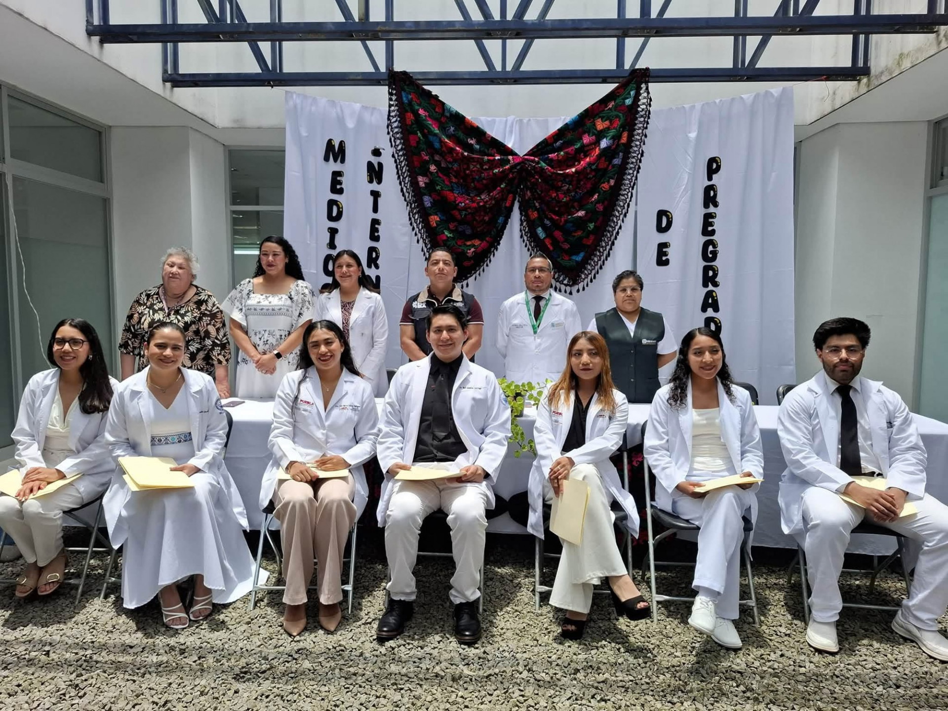 Concluye formación de médicos internos en el Hospital General de Tlatlauquitepec